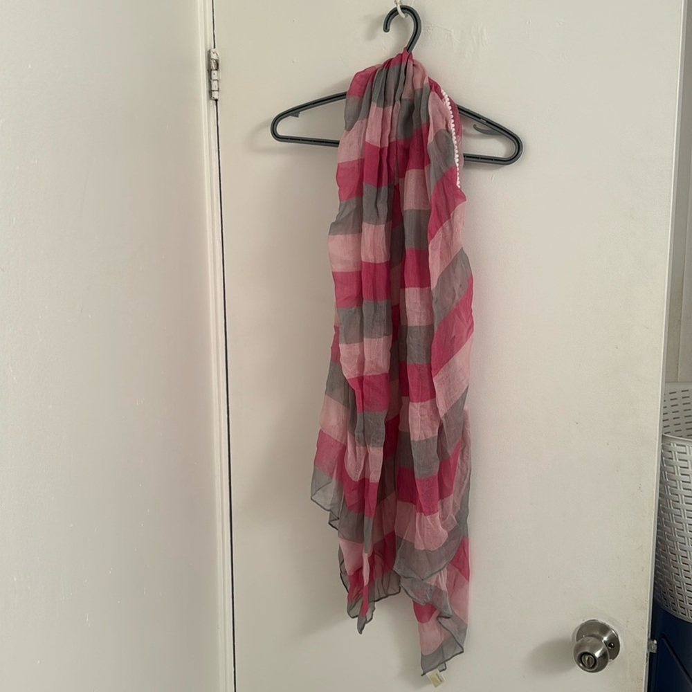 Romano Grey and Pink Scarf
